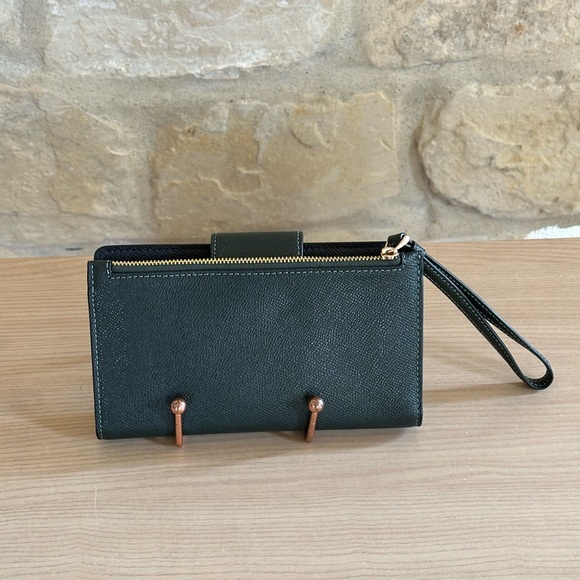 Coach - Picture 13 of 13